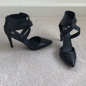 Black Cross over size 9 pumps